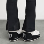 Women's Aspen ski suit, close-up of the finish and the zip