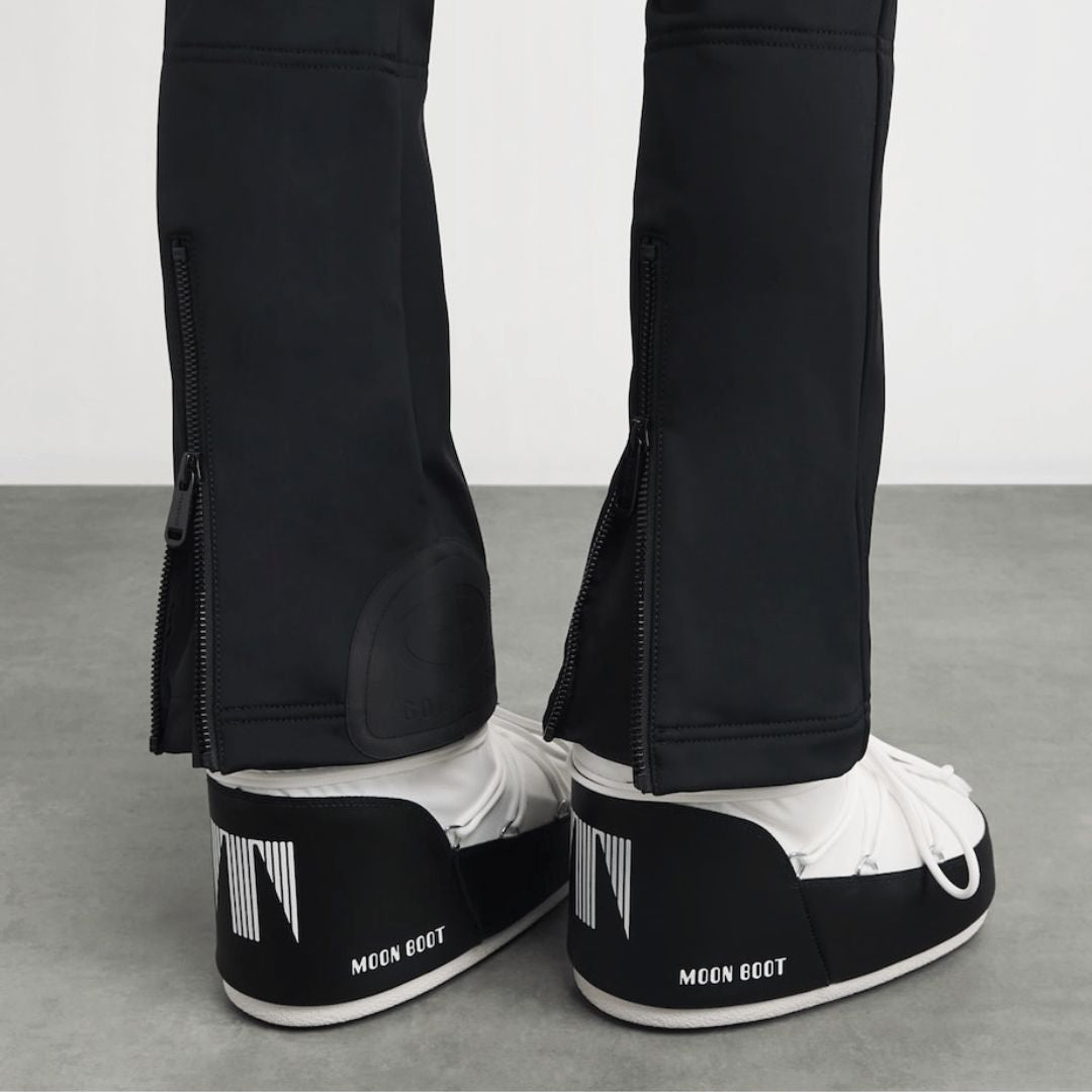Women's Aspen ski suit, close-up of the finish and the zip