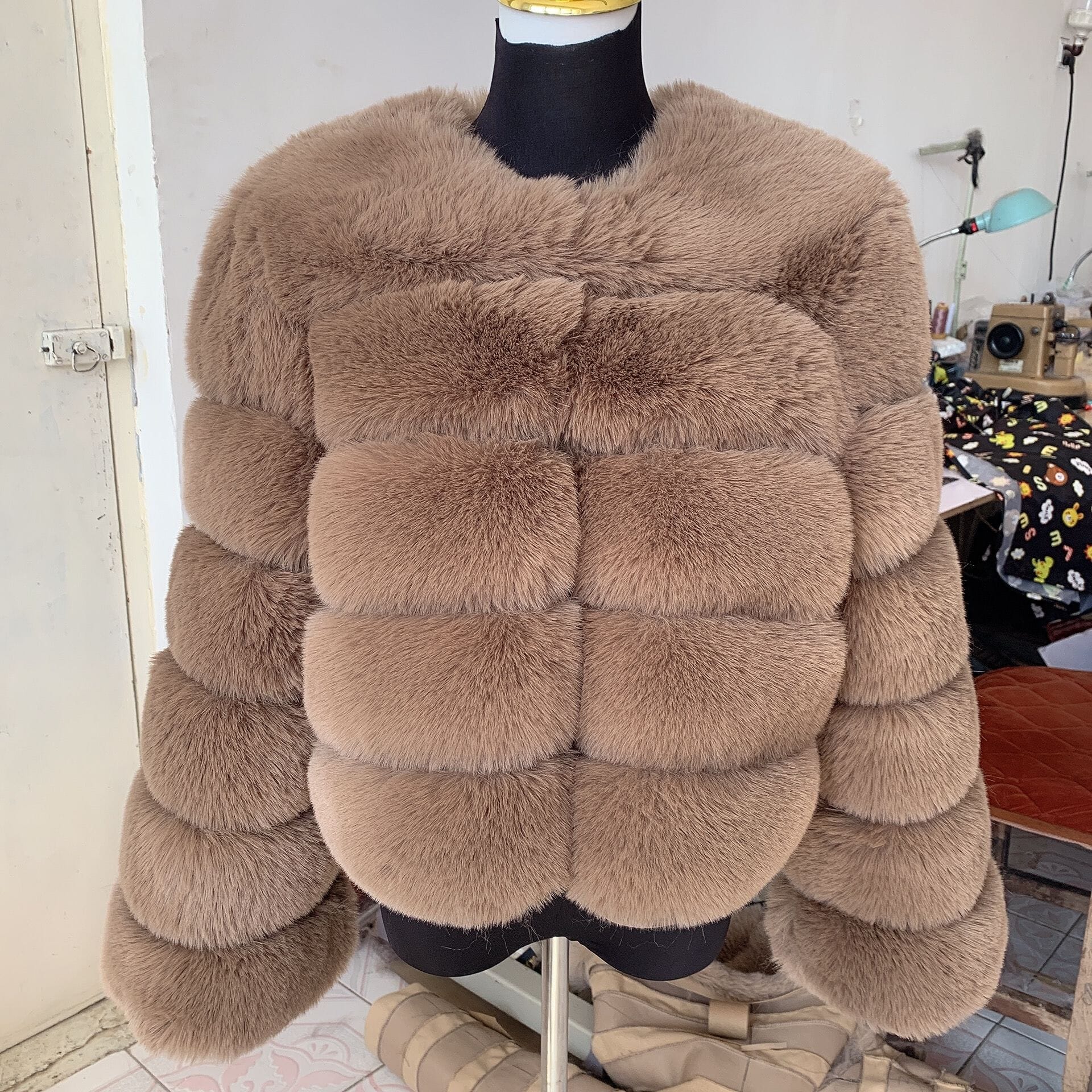 Women's faux fur coat with a fox fur look
